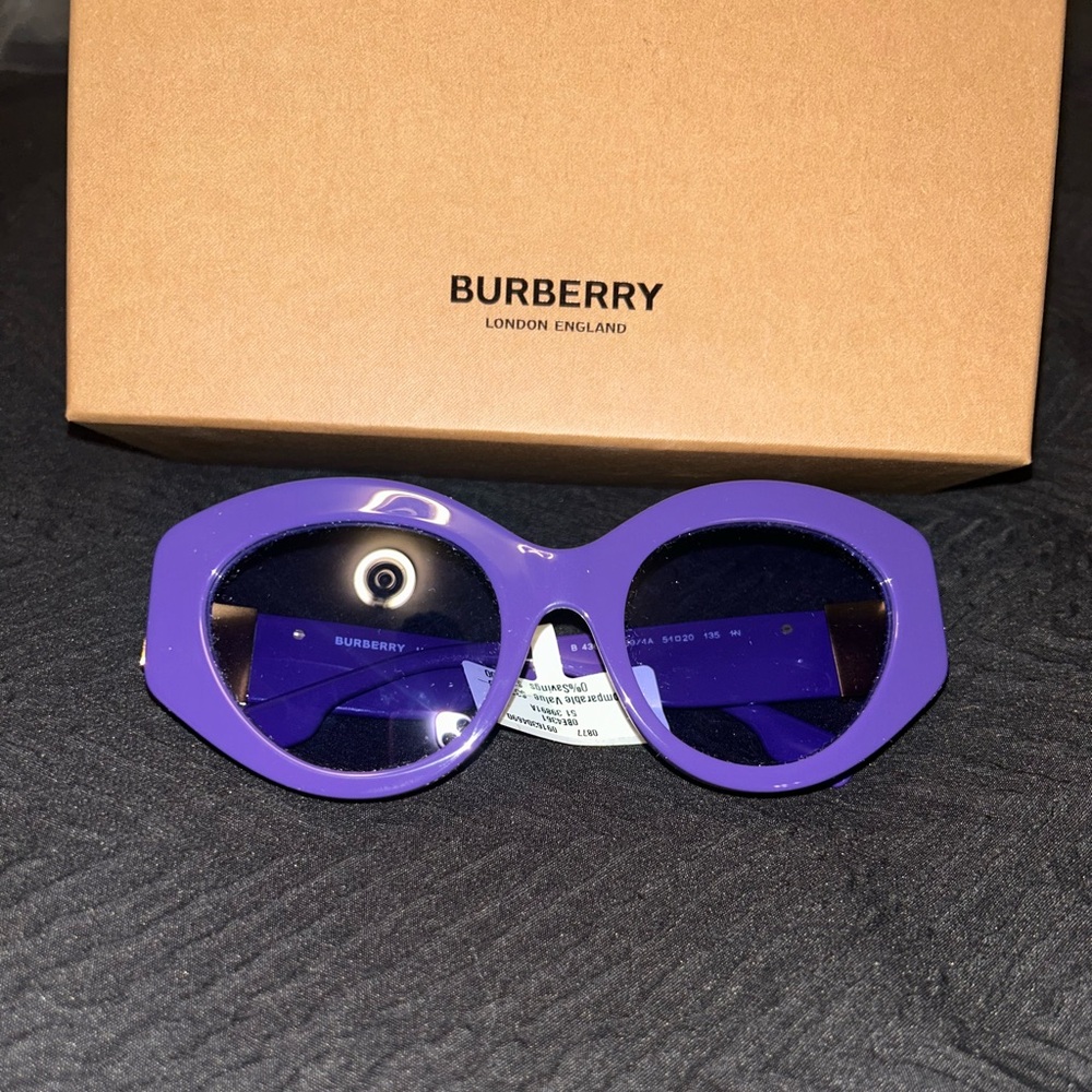 BURBERRY SOPHIA SUNGLASSES